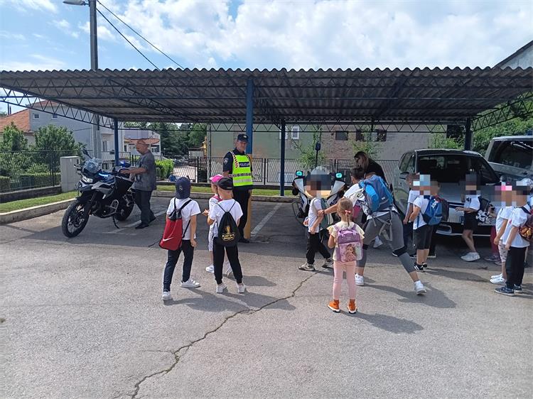 Slika /PU splitsko-dalmatinska 2022/Prevencija/sinj djeca 0.jpg